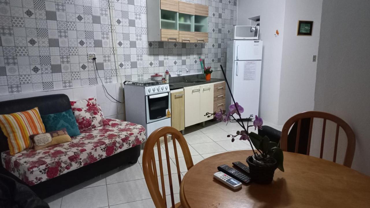 Cozinha Equipada Em Apartamento Para Alugar Em Torres Rs Exterior foto