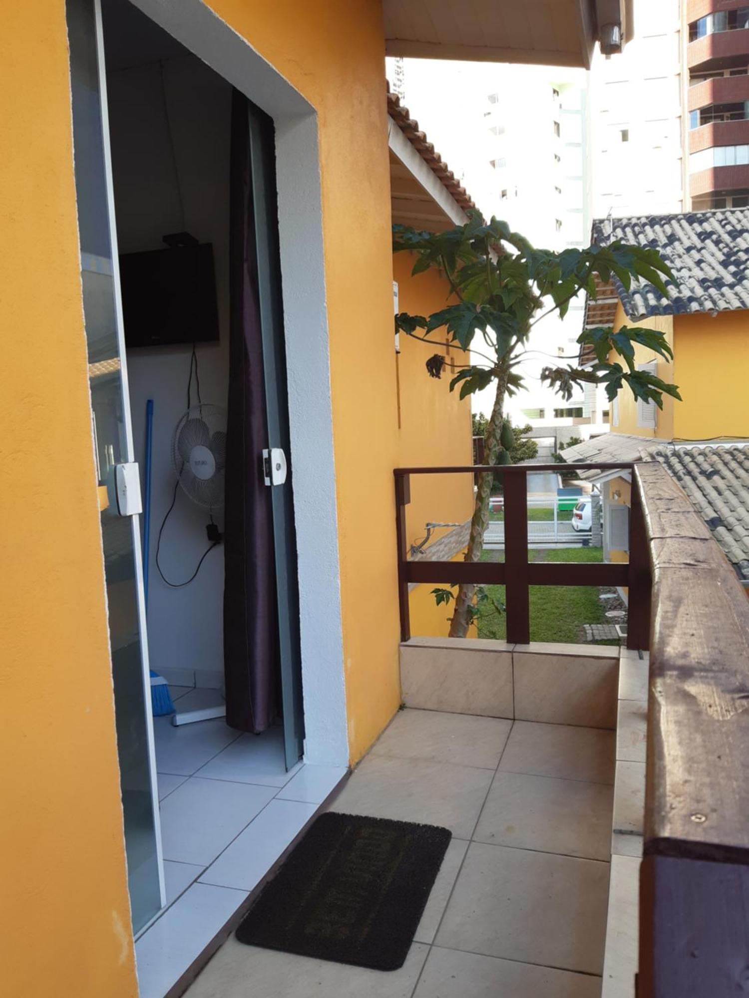 Cozinha Equipada Em Apartamento Para Alugar Em Torres Rs Zimmer foto